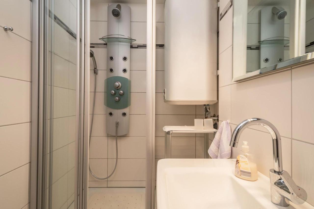 Ferienwohnung Am Schloss Heiligenborn エクステリア 写真
