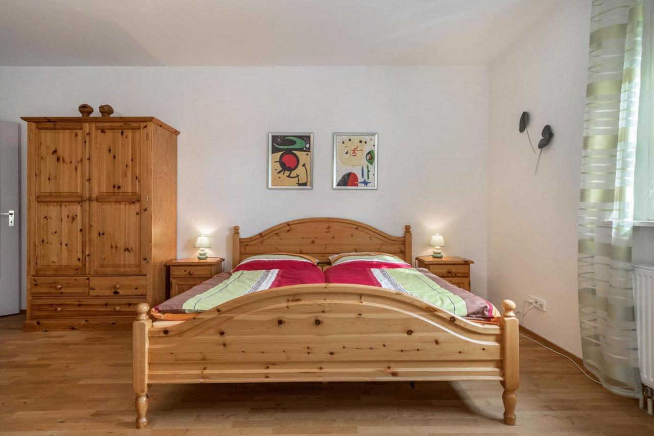 Ferienwohnung Am Schloss Heiligenborn エクステリア 写真